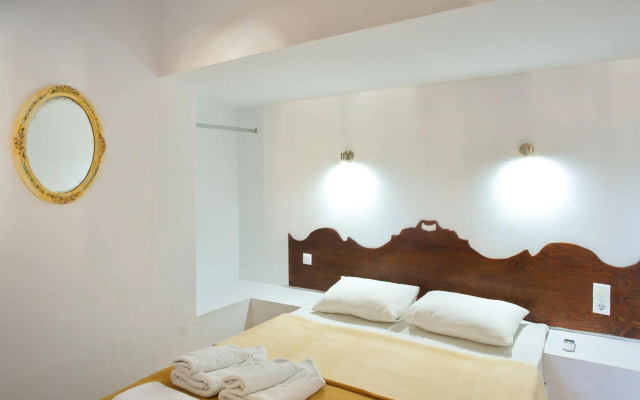 Birds Villa Apartments with Heated Pool - Including Car and Breakfast
