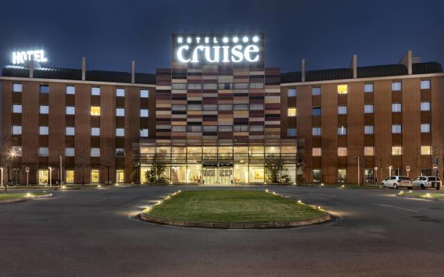 Hotel Cruise вид на фасад