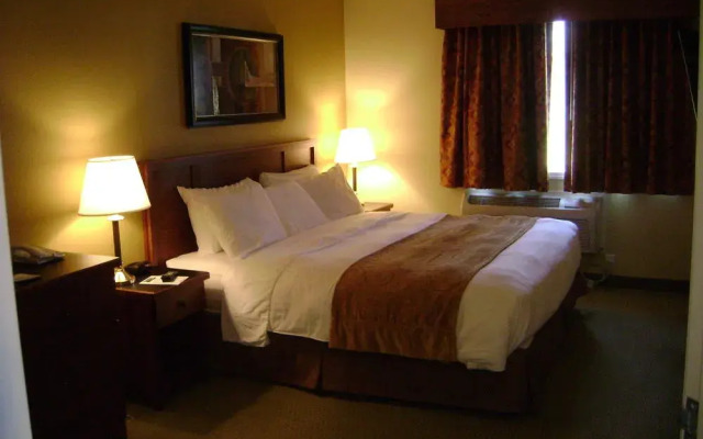 GrandStay Hotel and Suites