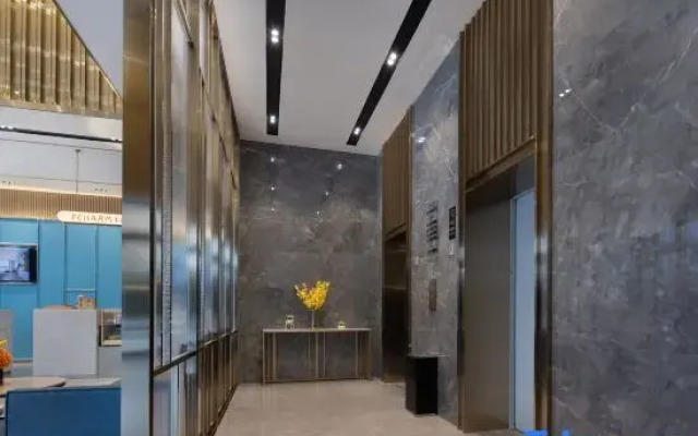 M Designer Hotel (Chengdu International Trade City Branch)