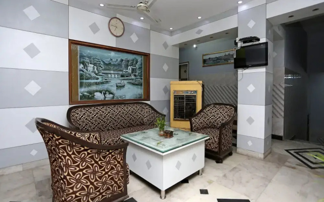 OYO 9044 Hotel Yatrik
