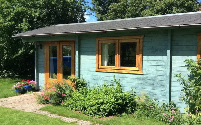 Sleeps2- Wifi - Walkers Paradise - South Facing