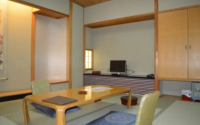 Enakyo Grand Hotel