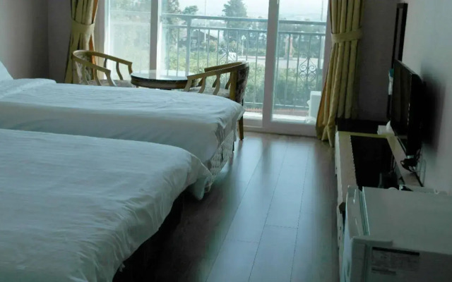 Stone And Wind Resort