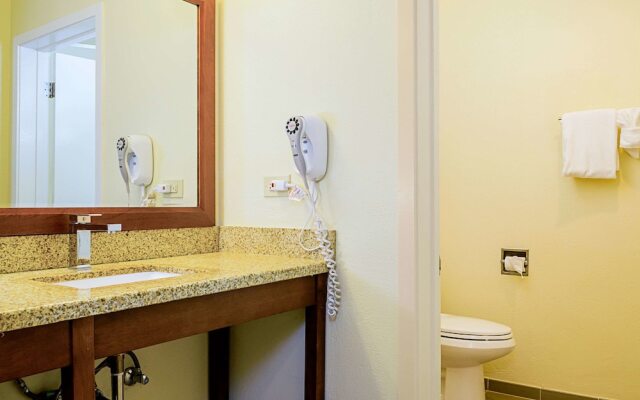 Comfort Inn Monterey Peninsula Airport In Monterey United States