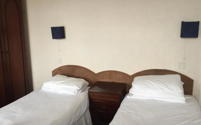 Marine Hotel