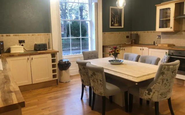 50A Clifton Garth