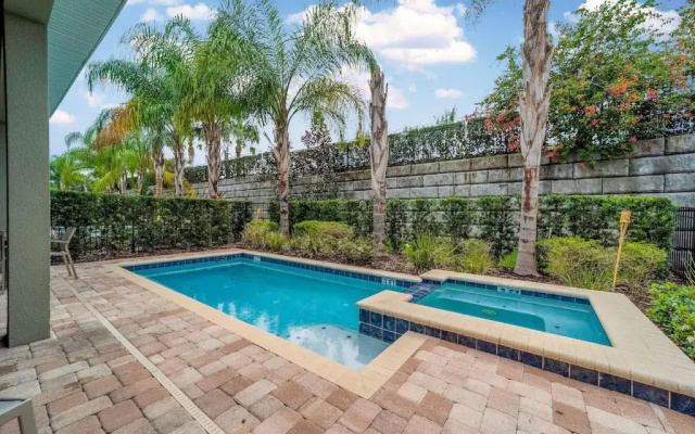 320-Luxury Villa w POOL&Hot Tub