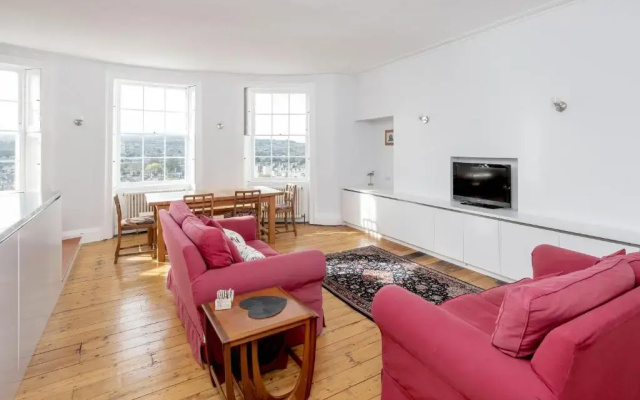 Stunning Georgian Apartment in Central Bath