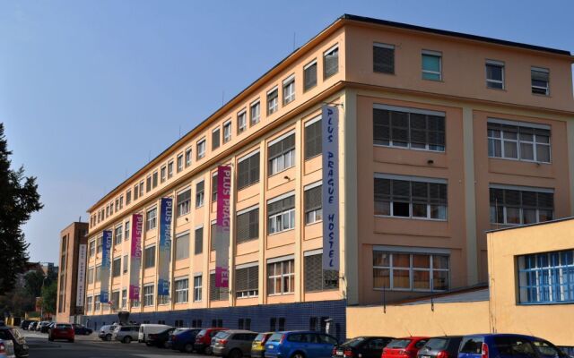 Отель Plus Prague Чехия, Прага - - забронировать отель Plus Prague, цены и фото номеров вид на фасад