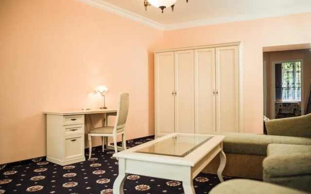 Natali Apartments