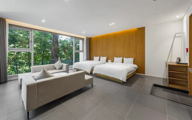 La Terrace Club Hotel & Villa