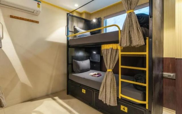 The Hosteller Mumbai, International Airport