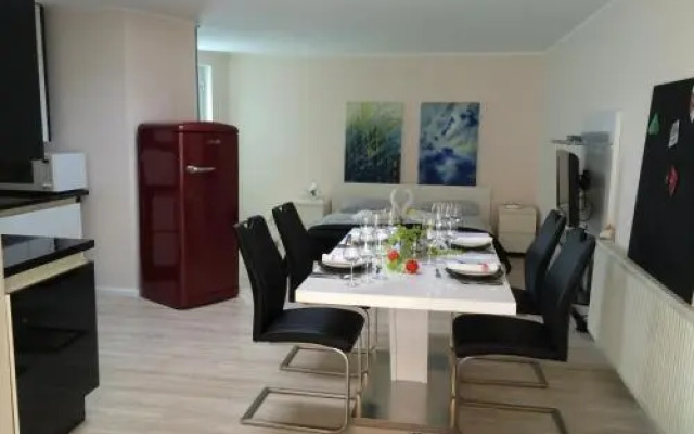 Studio Apartment L.Y.M.A.