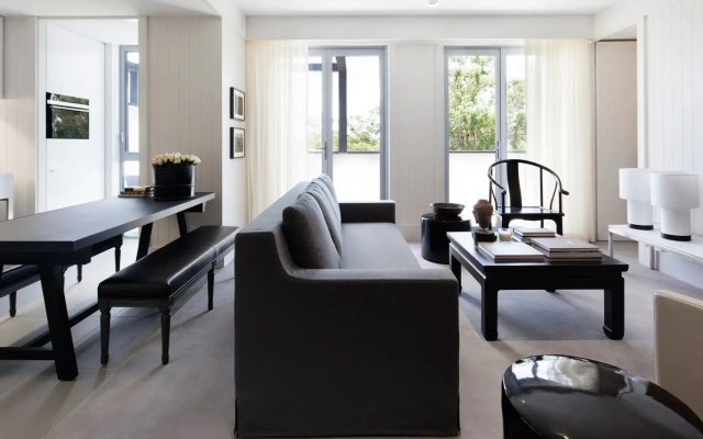 Burbury Hotel & Apartments
