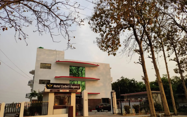 Hotel Corbett Regency