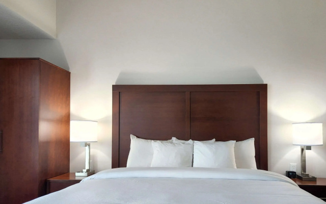 Comfort Suites Baymeadows Near Butler Blvd