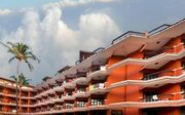 Отель Baga Marina Beach Resort Гоа вид на фасад