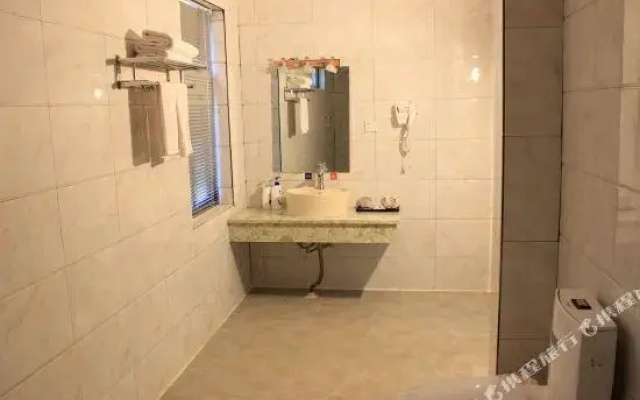 Yilv Yangguang Hotel
