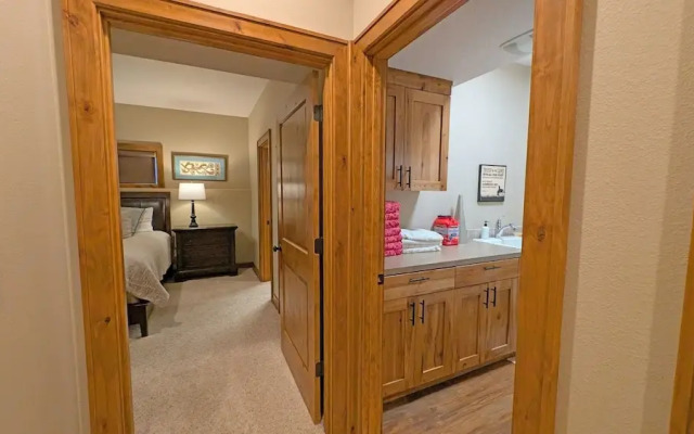 Yellow Pine 32 6 Bedroom Home