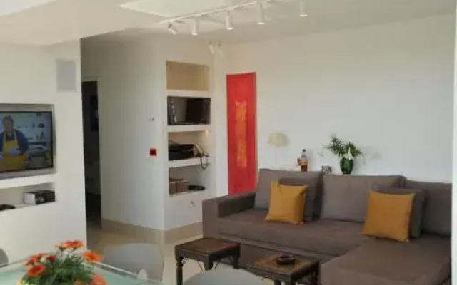 Acropolis at Home: Loft with a View