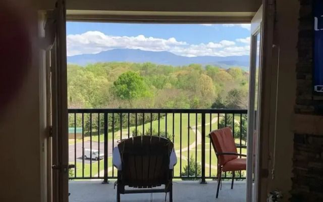 Mountain View Condo 3702