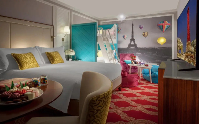 The Parisian Macao