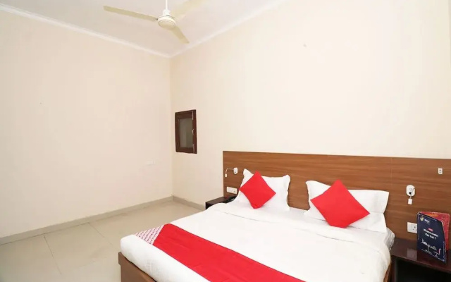 Oyo 19979 Hotel Rajshri