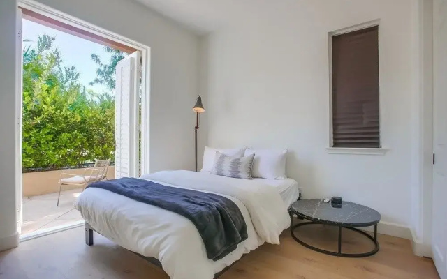 North Shore 5 Bedroom Home