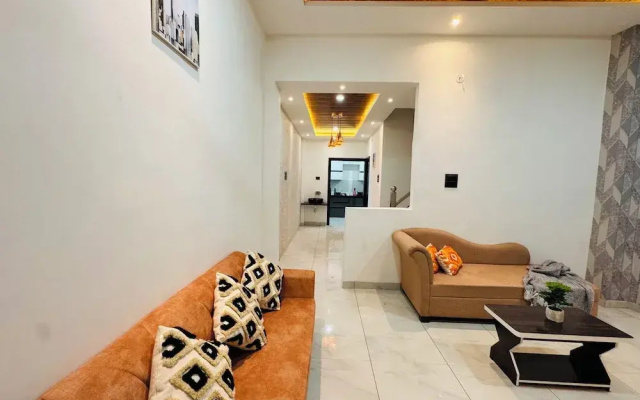 HE Azure 3BHK Bunglow Nr Apollo DB City