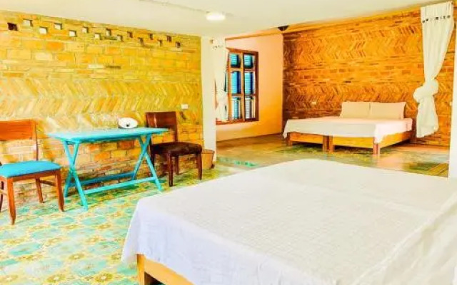 Vietnam Backpacker Hostels - Ninhvana