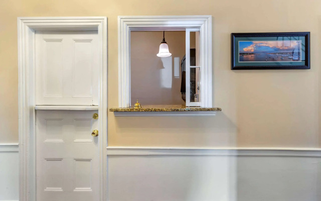 Essex Street Inn & Suites, an Ascend Collection Hotel