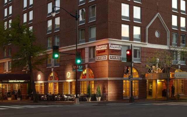 Отель Fairfield Inn & Suites by Marriott Washington, DC/Downtown США, Вашингтон - отзывы, цены и фото номеров - забронировать отель Fairfield Inn & Suites by Marriott Washington, DC/Downtown онлайн вид на фасад
