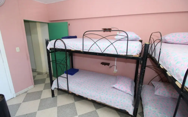Enzo's Backpackers