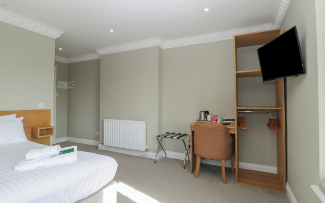 Harcombe House Rooms - First Floor Double