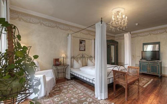 Hotel Orphée - Kleines Haus