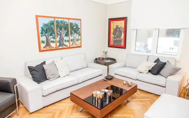 A Chic Kolonaki Apartment