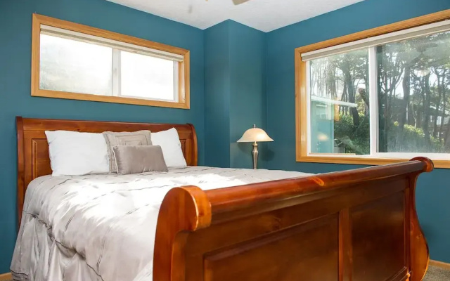 Ocean Vista Getaway by RedAwning