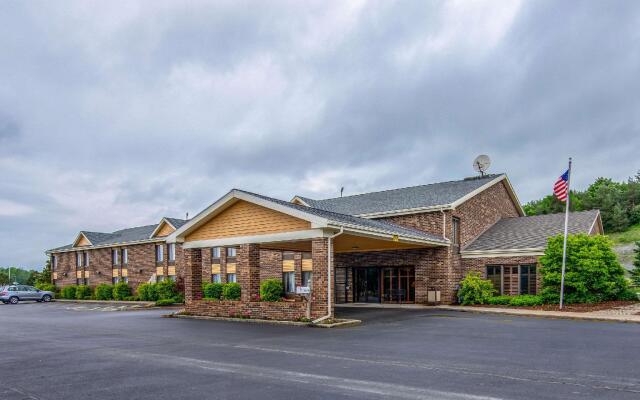 Отель Quality Inn Tully I-81 вид на фасад
