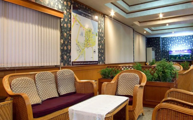 Sakol Grand Palace Hotel