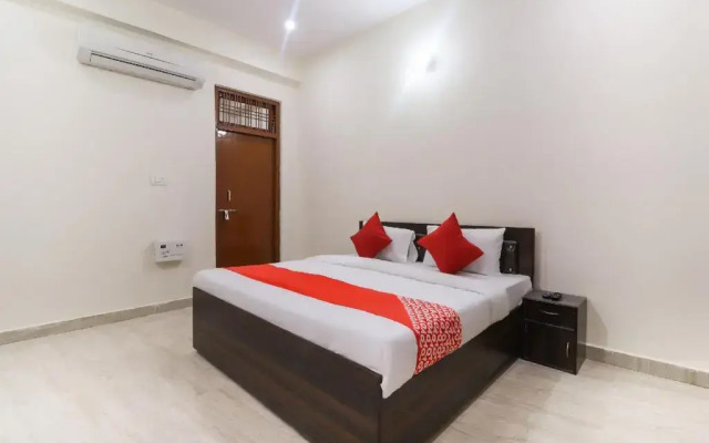 A R Hotel by OYO Rooms