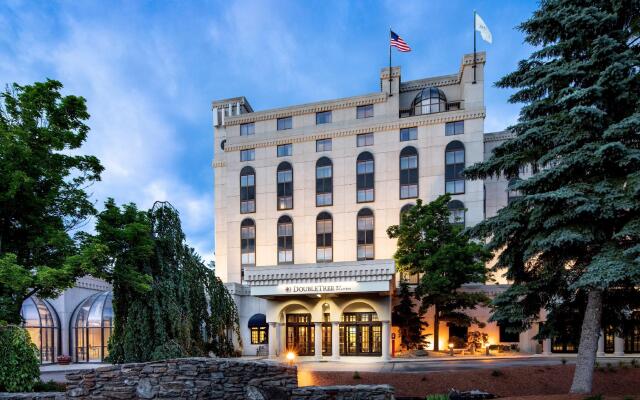 Отель Crowne Plaza Nashua вид на фасад