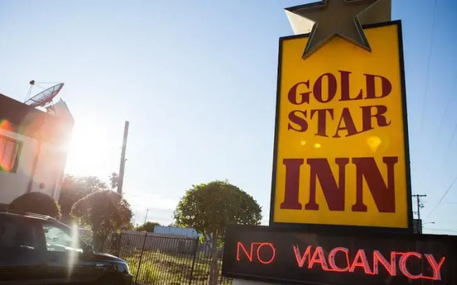 Gold Star Inn - Little Saigon