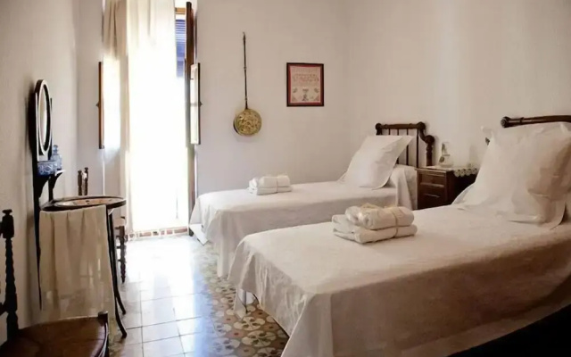 Rustic Med Casa Llorens