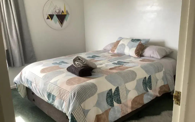 Perfect At Pukete sleeps 10