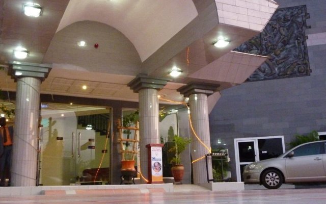 MJ Grand Hotel in Accra, Ghana from 109$, photos, reviews - zenhotels.com hotel front