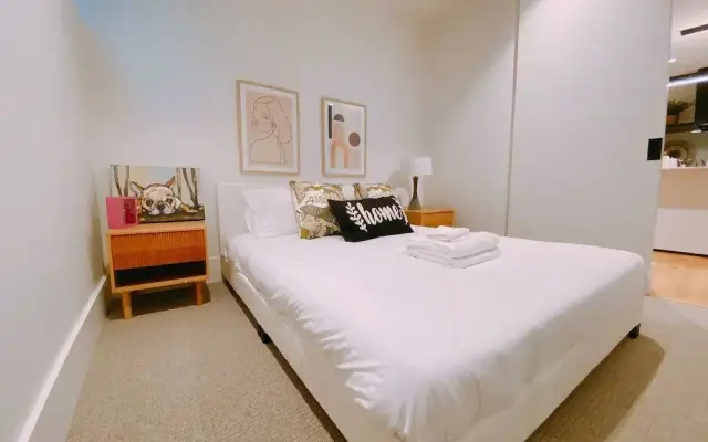 Chester And Ella Apartments