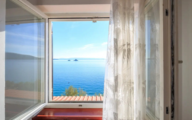 Holiday house Ante - 6m from the sea Seget Vranjica, Riviera Trogir