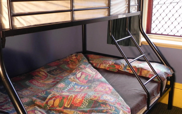 Adelaides Shakespeare Backpackers International Hostel