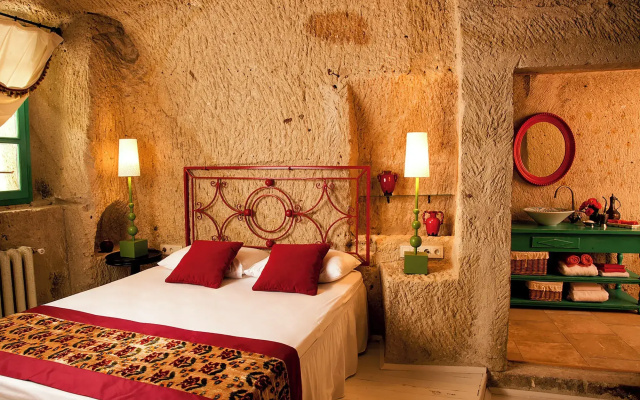 Hezen Cave Hotel
